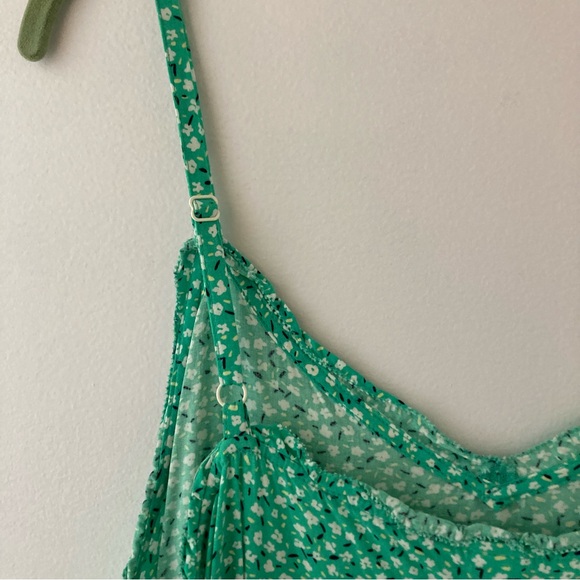 Old Navy Printed Ruffled V-Neck Cami Top - Picture 5 of 10